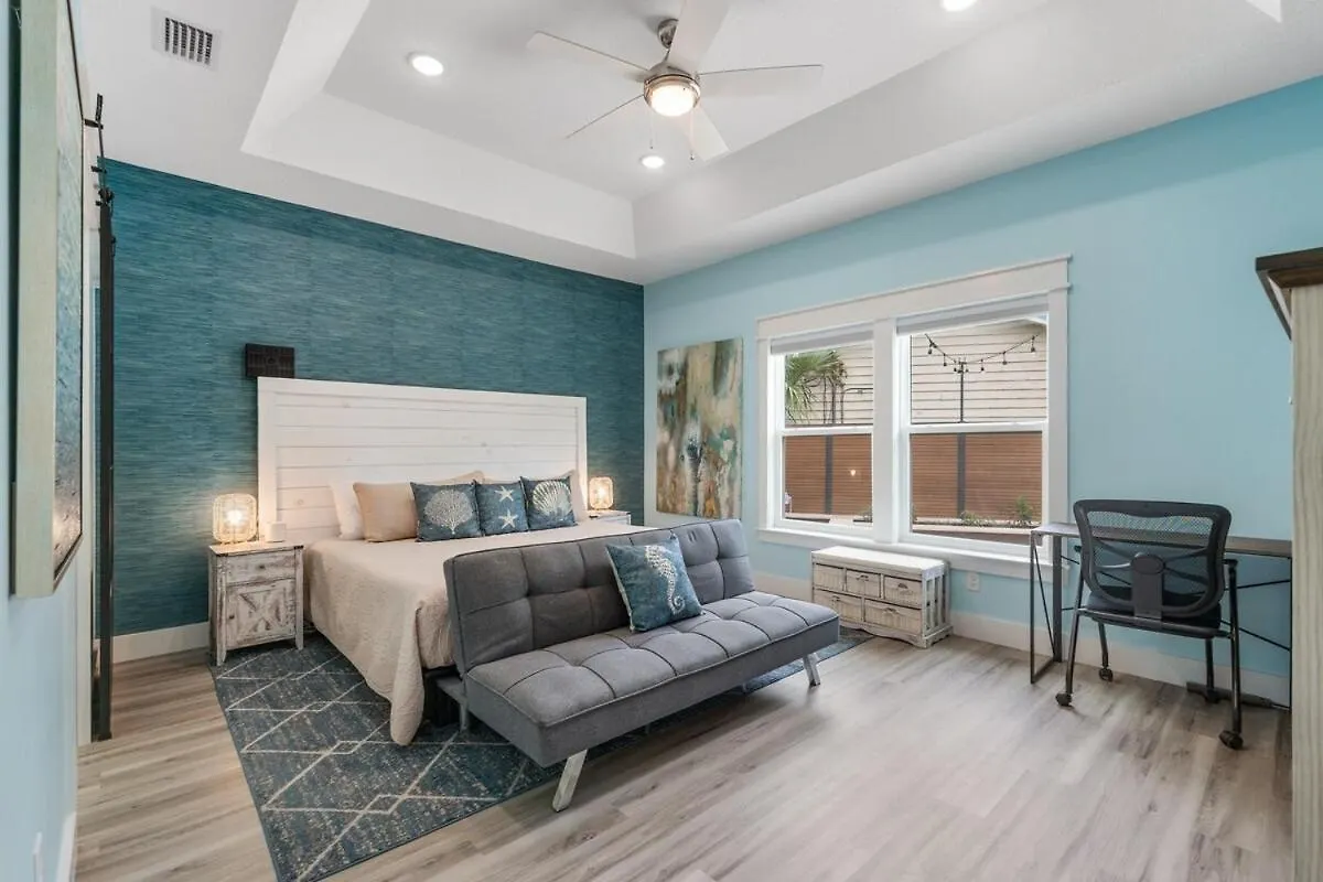 Sandcastle House Hot Tub, Od Kitchen & Game Room! Panama City Beach United States