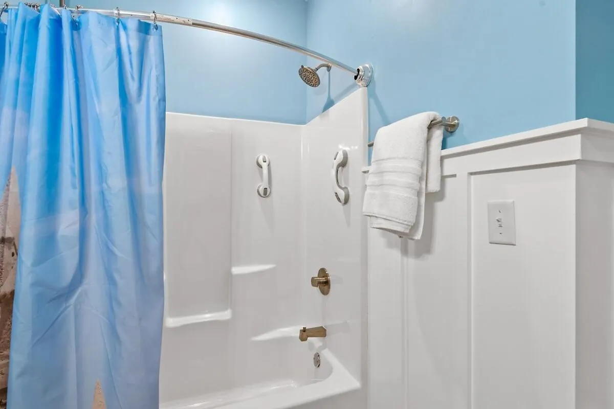 Sandcastle House Hot Tub, Od Kitchen & Game Room! Panama City Beach Holiday home