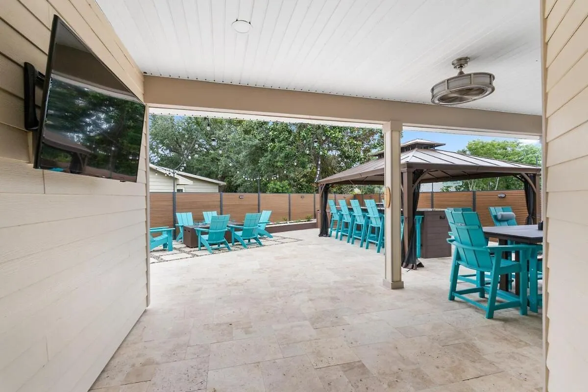 Sandcastle House Hot Tub, Od Kitchen & Game Room! Panama City Beach Holiday home