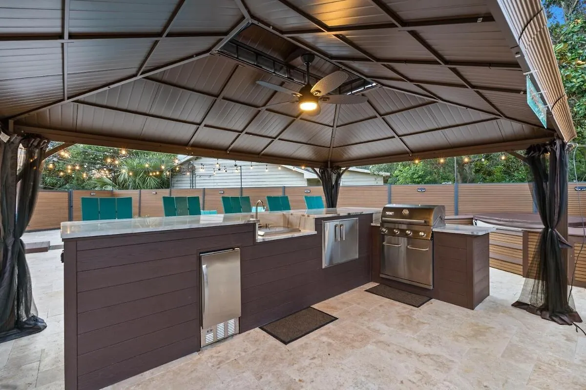 Holiday home Sandcastle House Hot Tub, Od Kitchen & Game Room! Panama City Beach United States